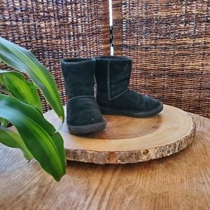 🐻🐾 Bearpaw Boots 👢👣🥾 Black Suede Shearling 🖤